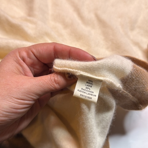 Demylee Colorblock Turtleneck Sweater - Picture 5 of 5